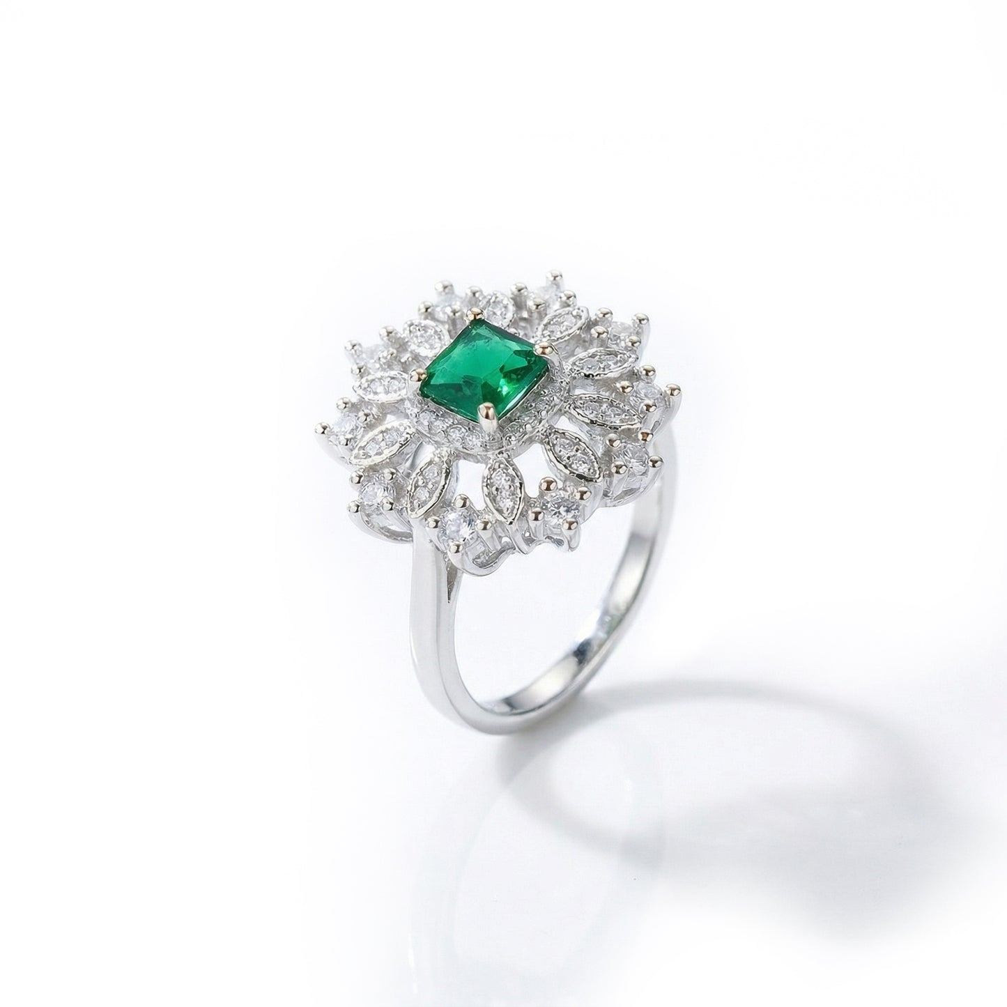 Emerald Enigme Ring