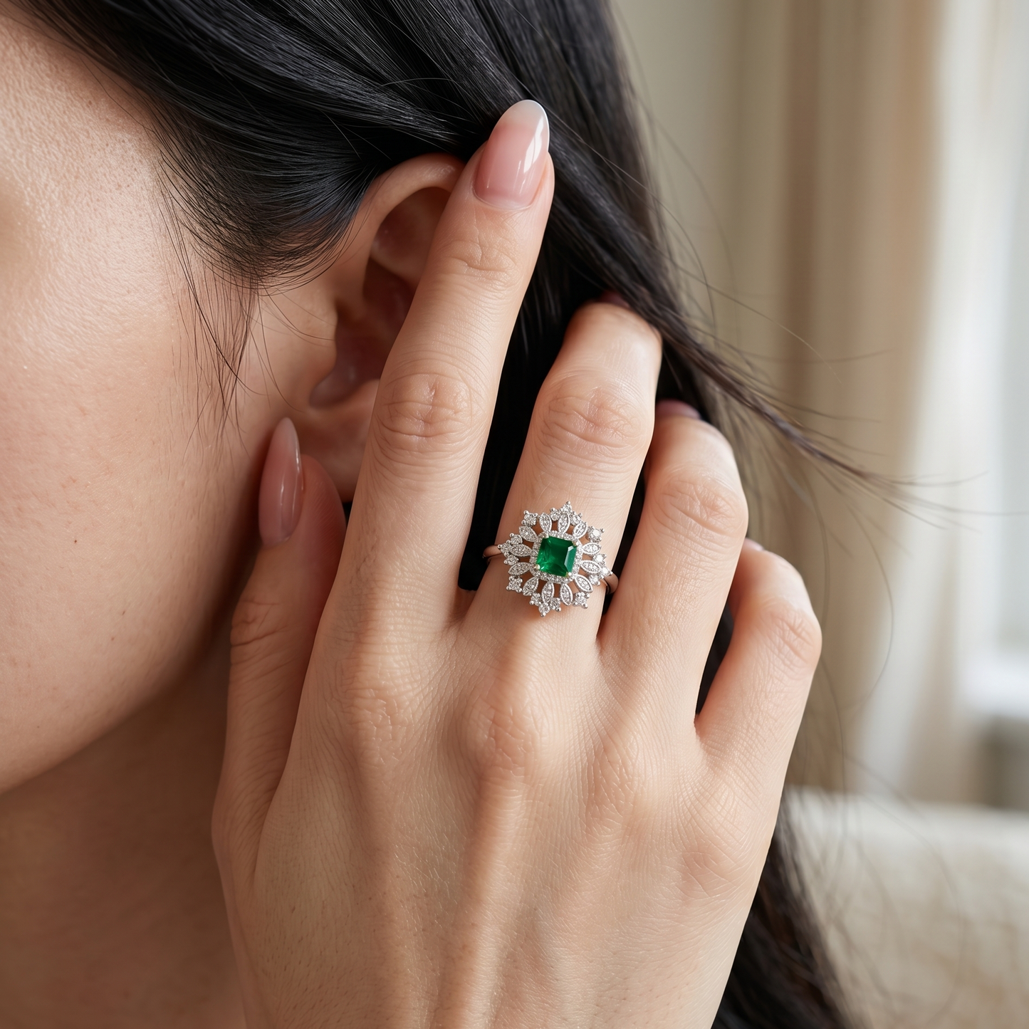 Emerald Enigme Ring